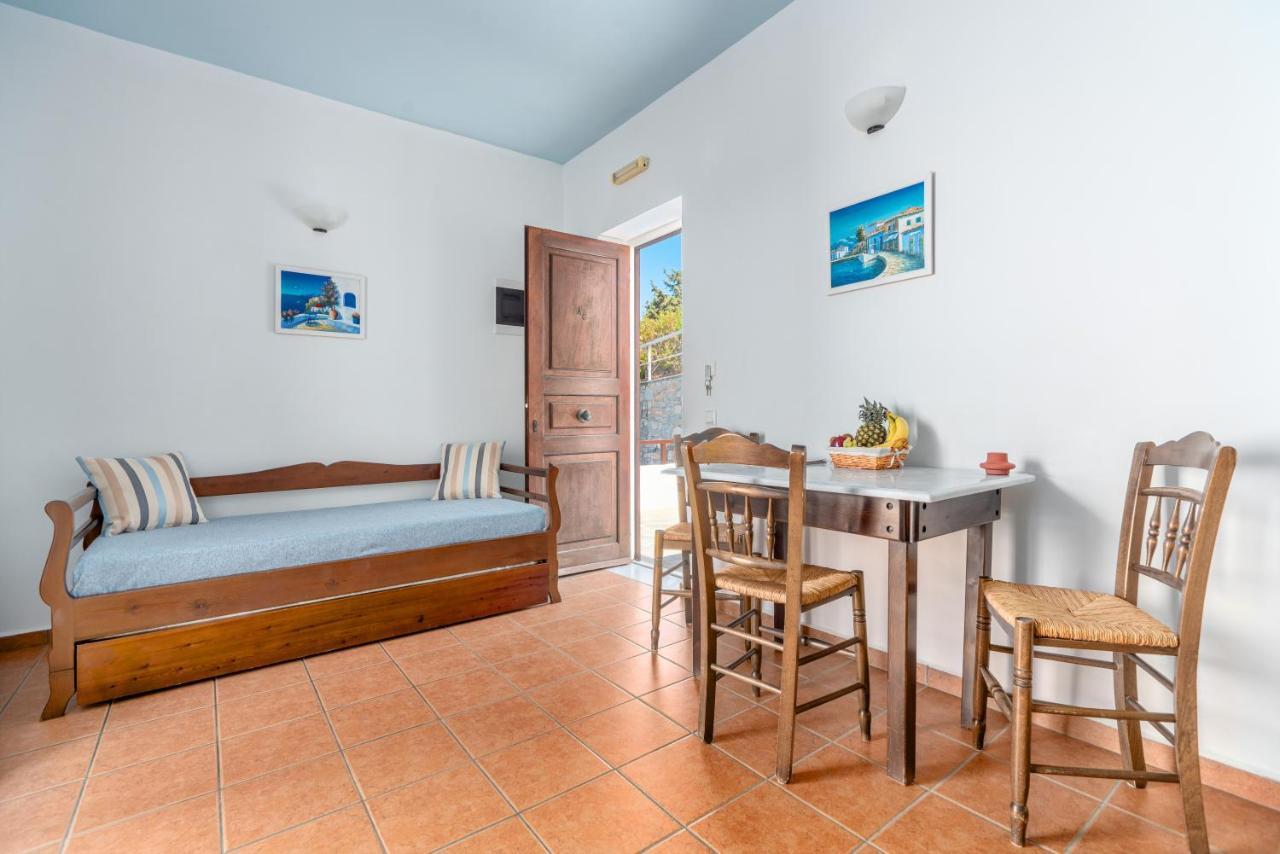 Reggina'S Apartments Finikas  Buitenkant foto